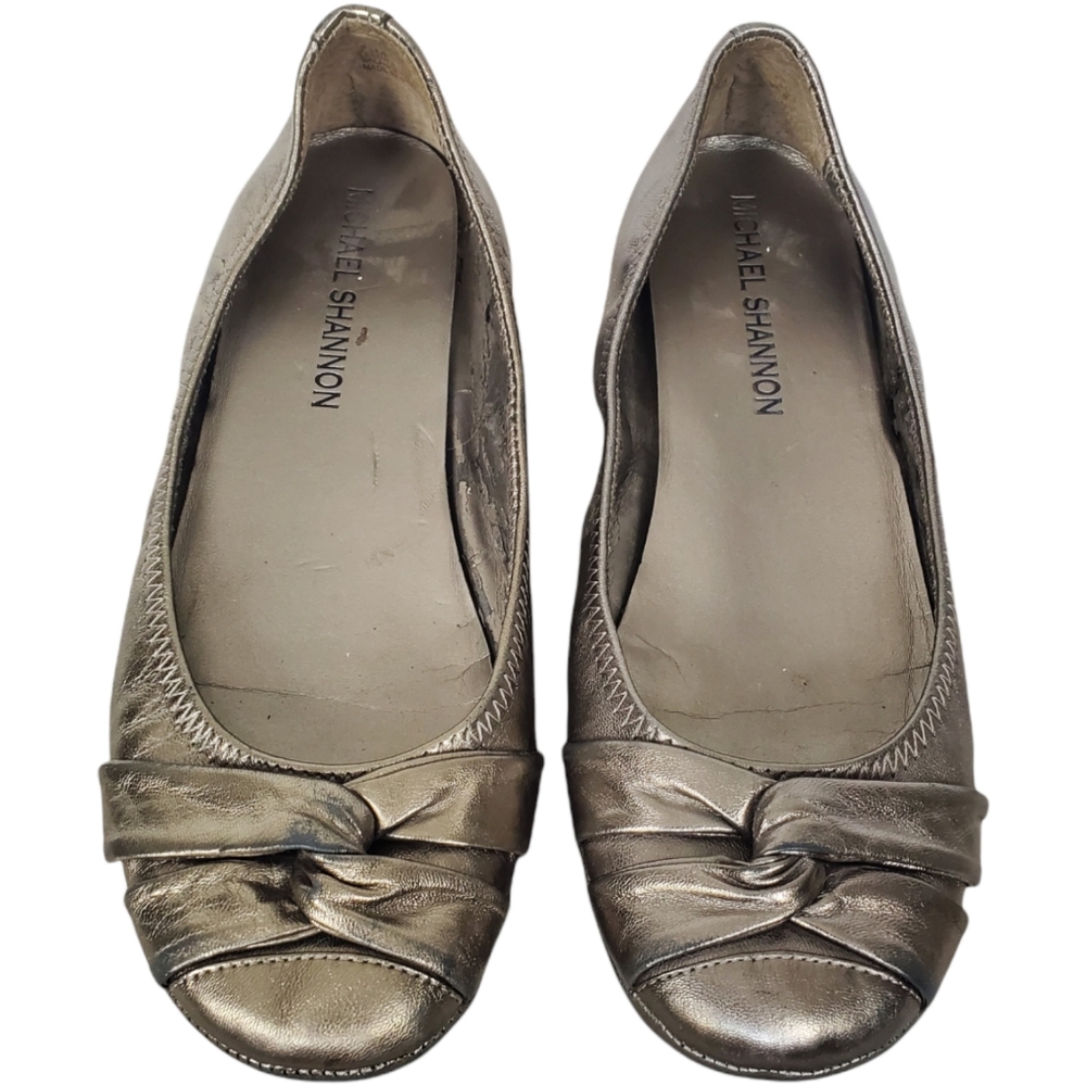 Soft Leather Flats  Michael Shannon Metalic Silver color with Knot Bow Round Tip